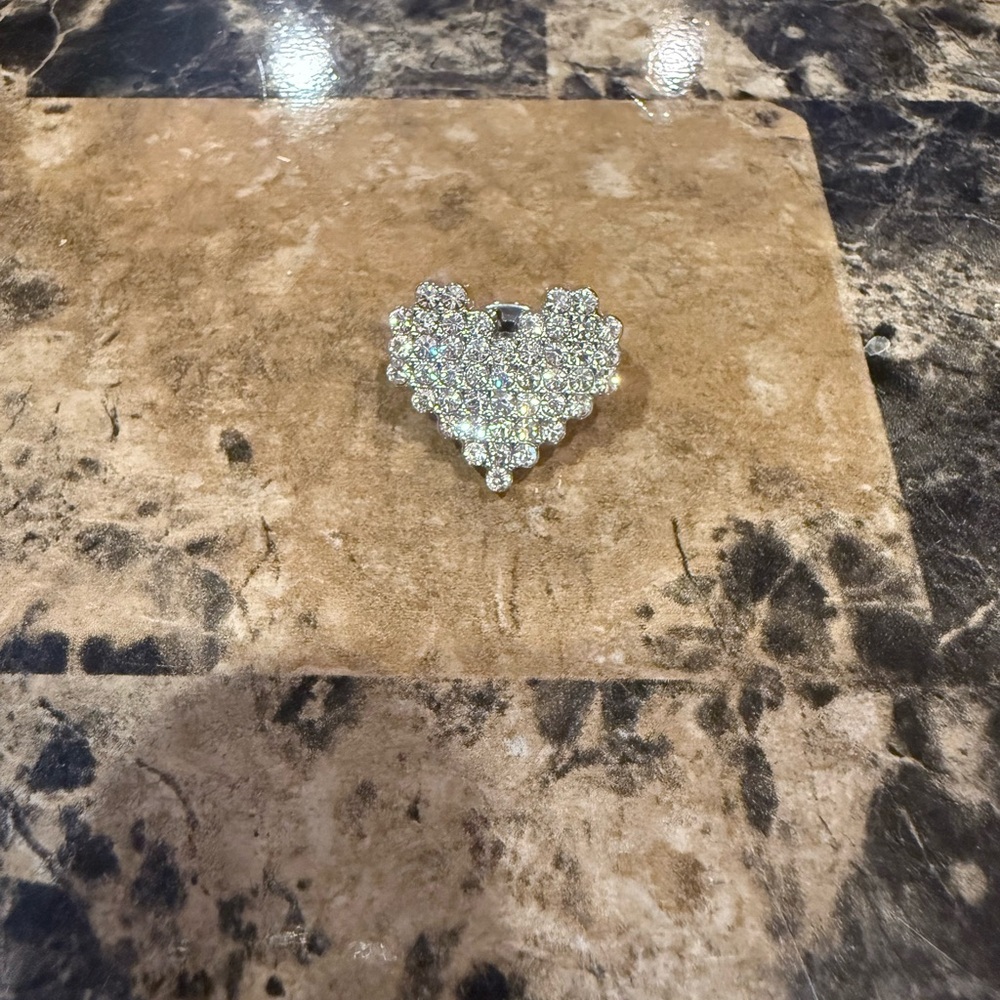 Diamanté Silver Heart Brooch - Picture 3 of 7